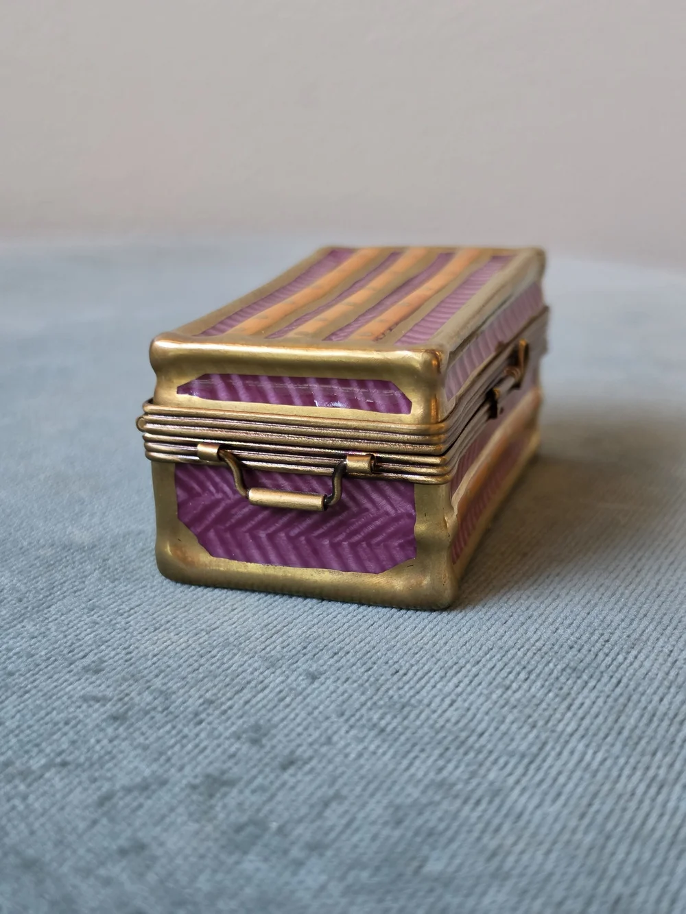 Limoges France Hand Painted Porcelain Trunk Trinket Box Marque Deposee